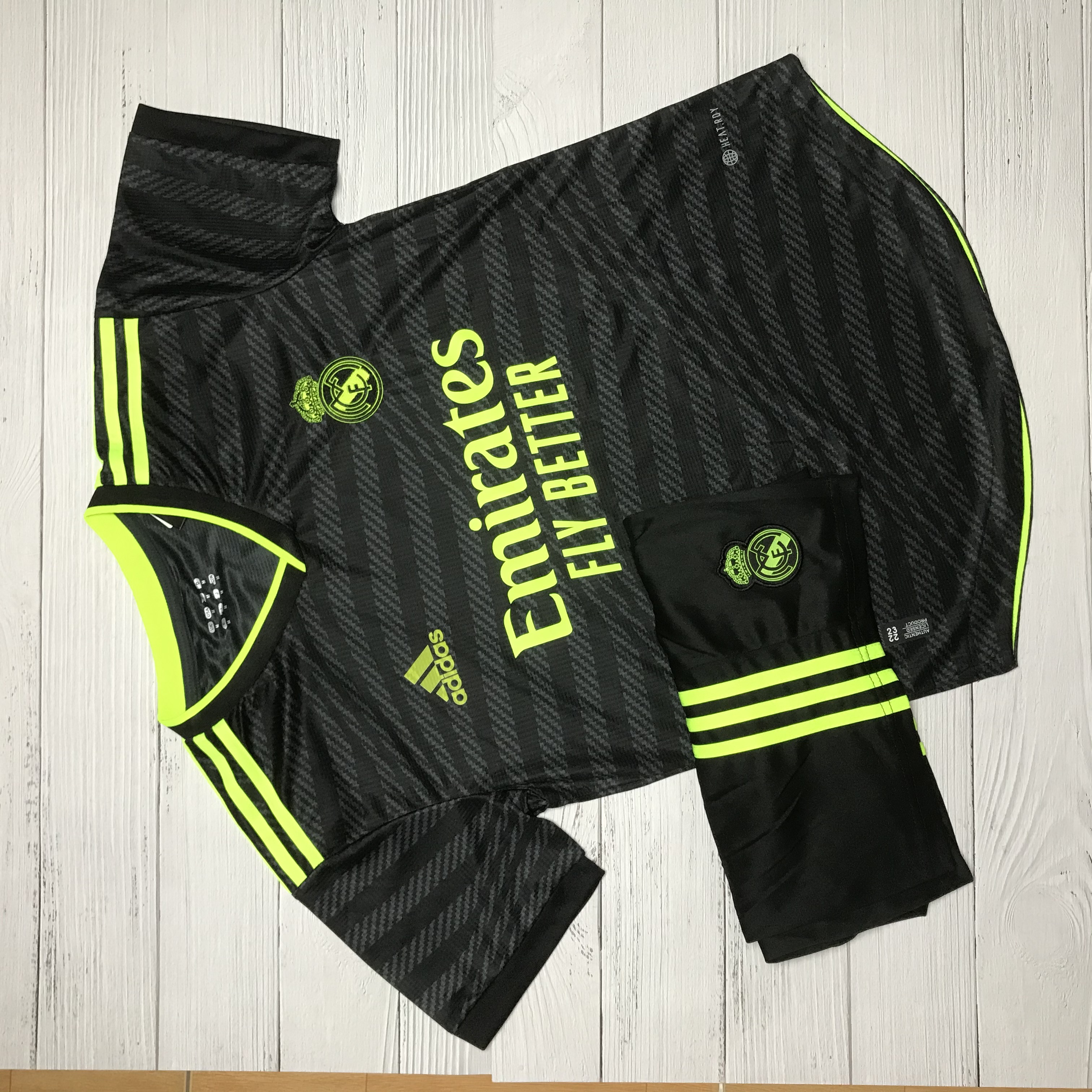 Áo Bóng Đá-Áo Đá Banh CLB Real Madrid - Đen -Polyester Thái Cao Cấp