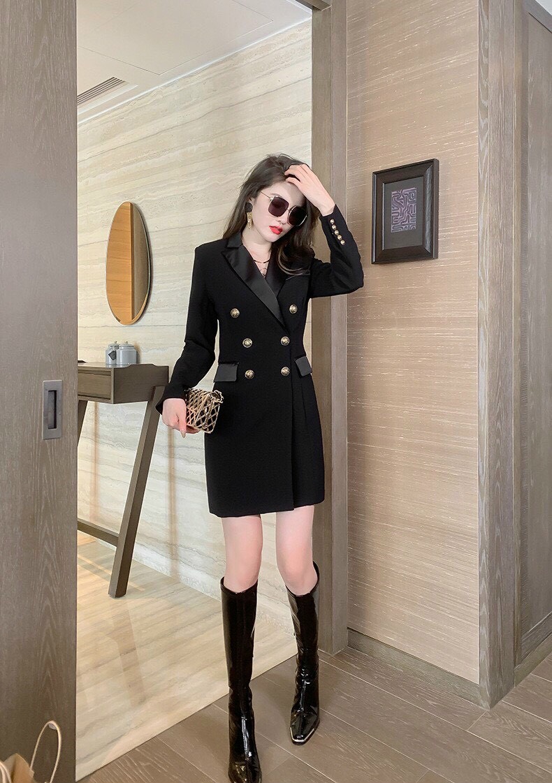 Đầm vest phối nút sang trọng