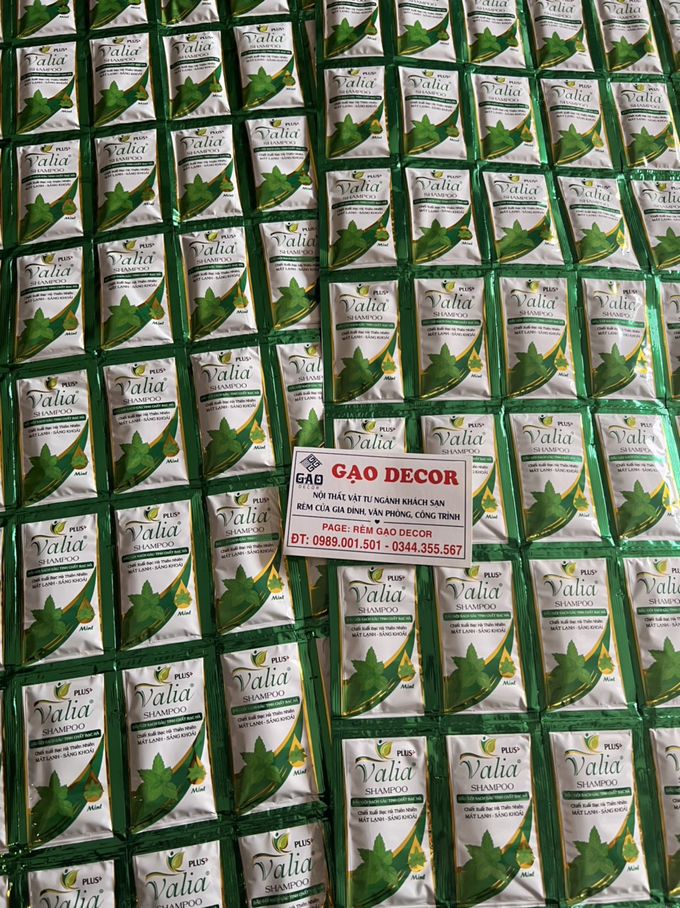 100 Packs of Shampoo - Valia Shower Gel