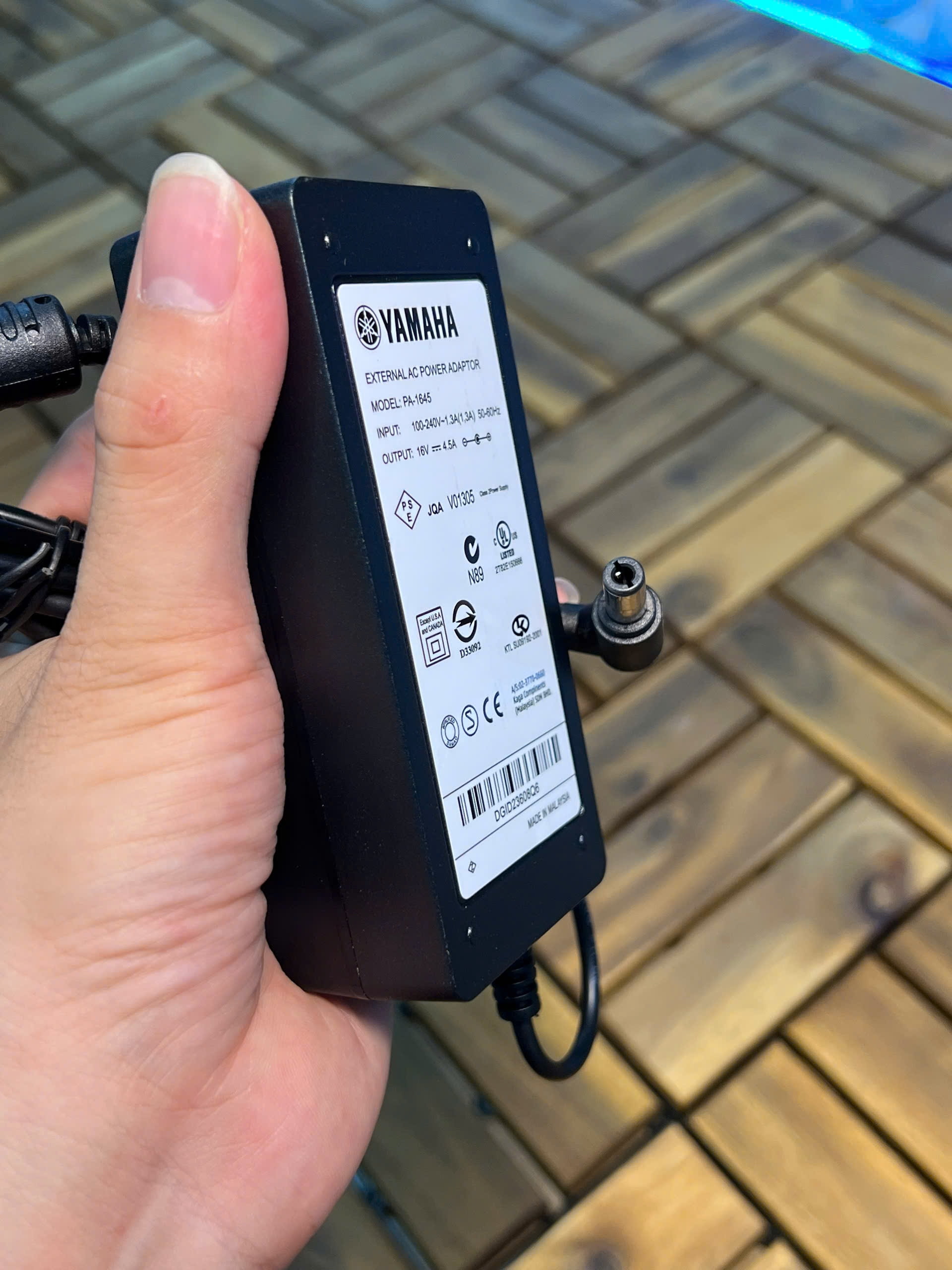 Dây nguồn 16v 4.5a cho đàn organ yamaha