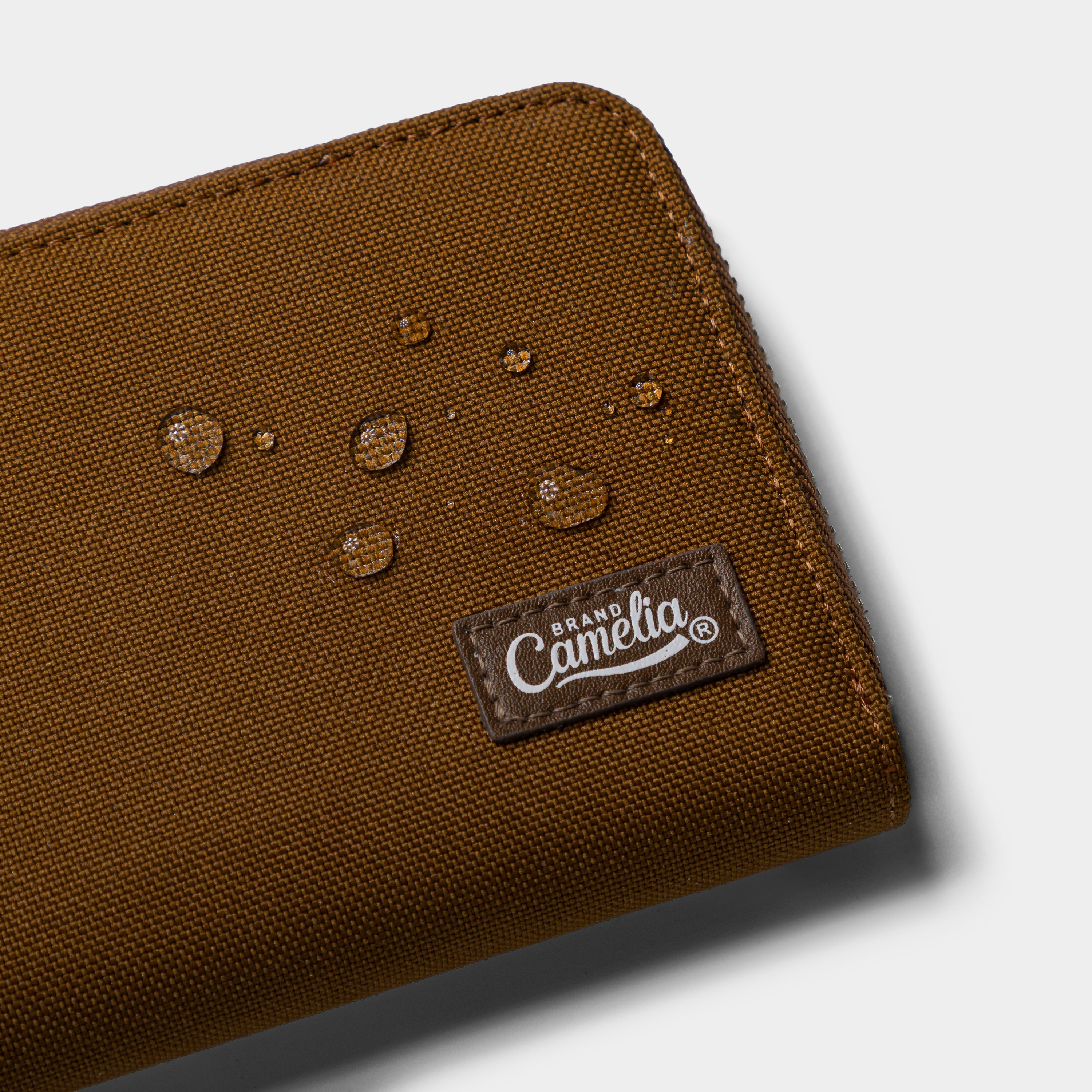 VÍ CAMELIA BRAND® Modern Zipper Wallet