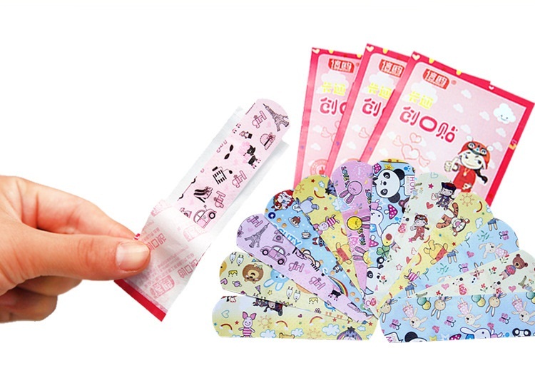 Hộp 100 Miếng Băng Keo Cá Nhân Hàn Quốc