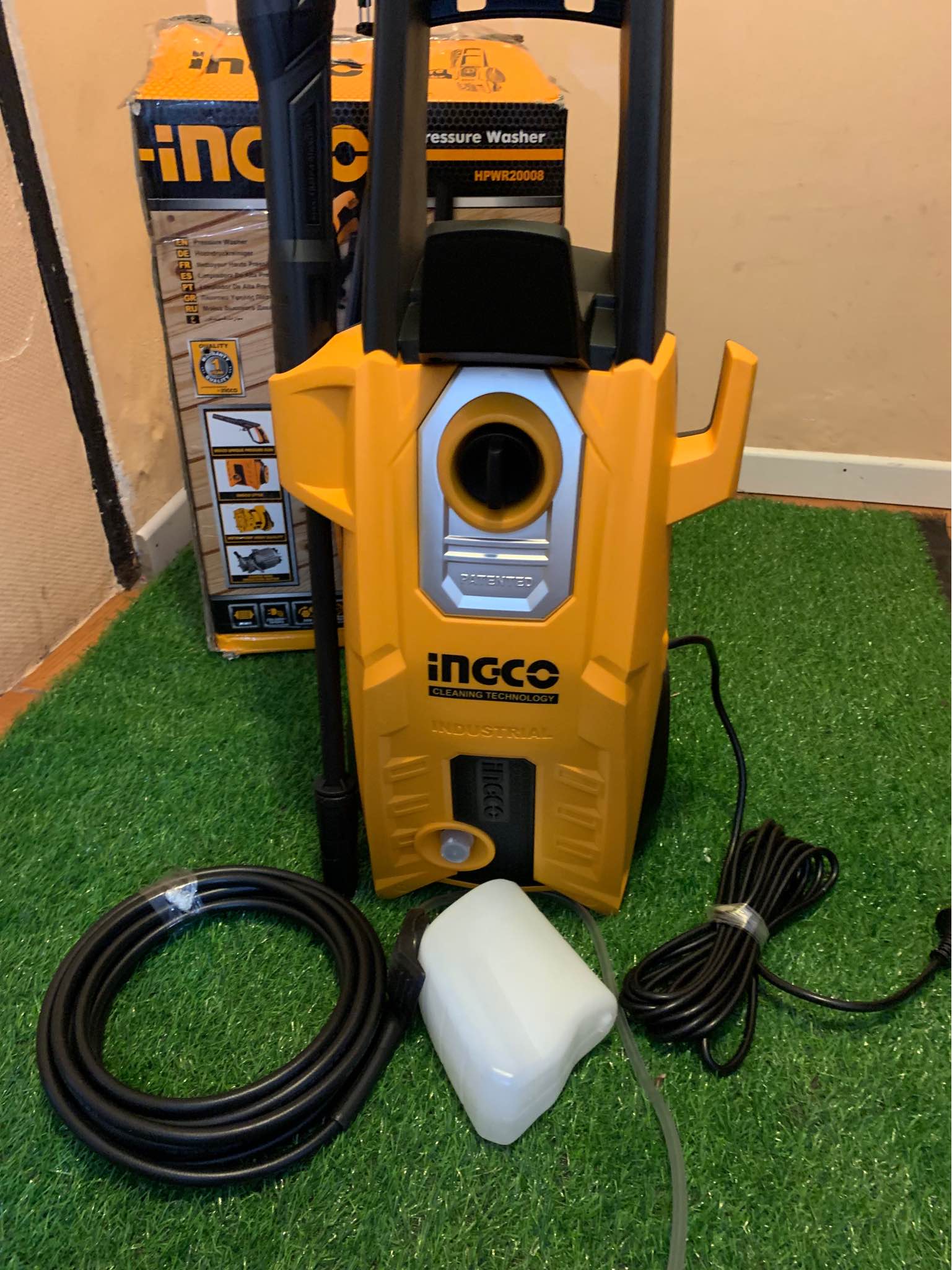 [HCM]Máy xịt rửa xe áp lực cao Ingco 2000W HPWR20008 ( động cơ cảm ứng từ )