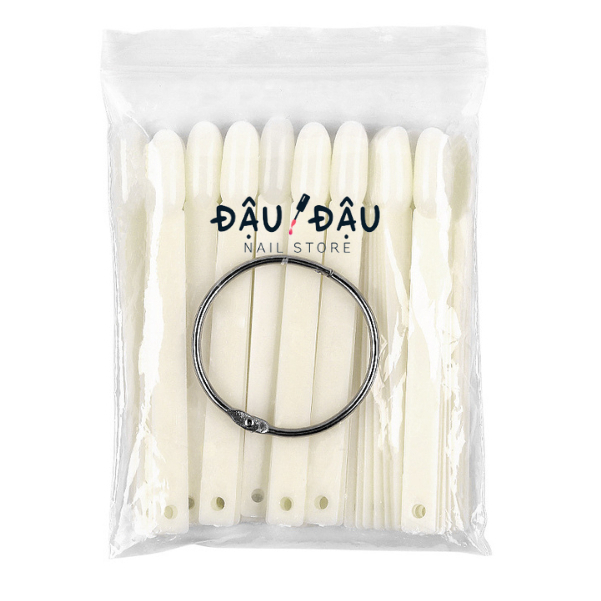 Móng que vuông tập sơn trưng bày 1 bịch 50 que