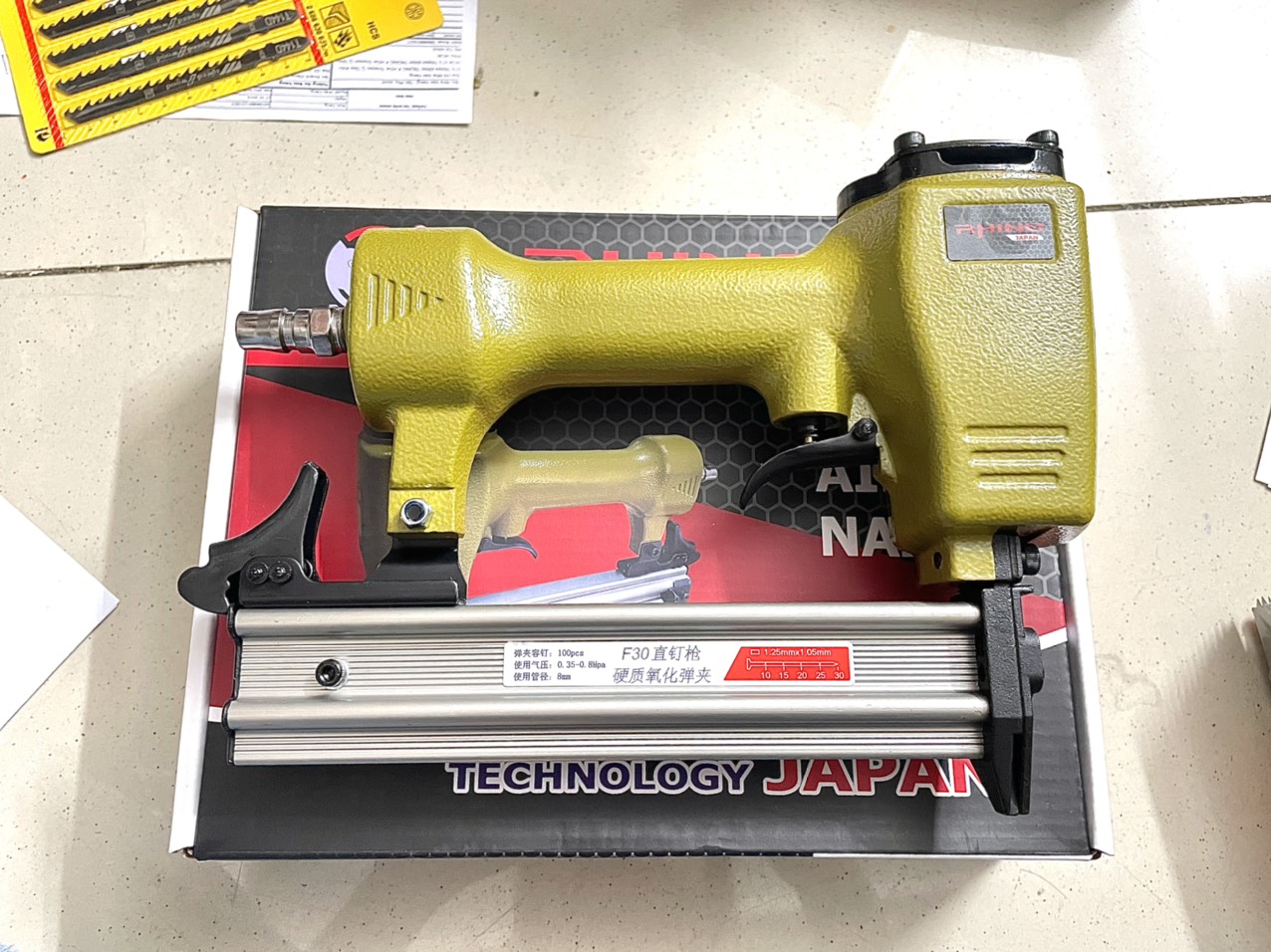 DỤNG CỤ BẮN ĐINH THẲNG F30 RHINO