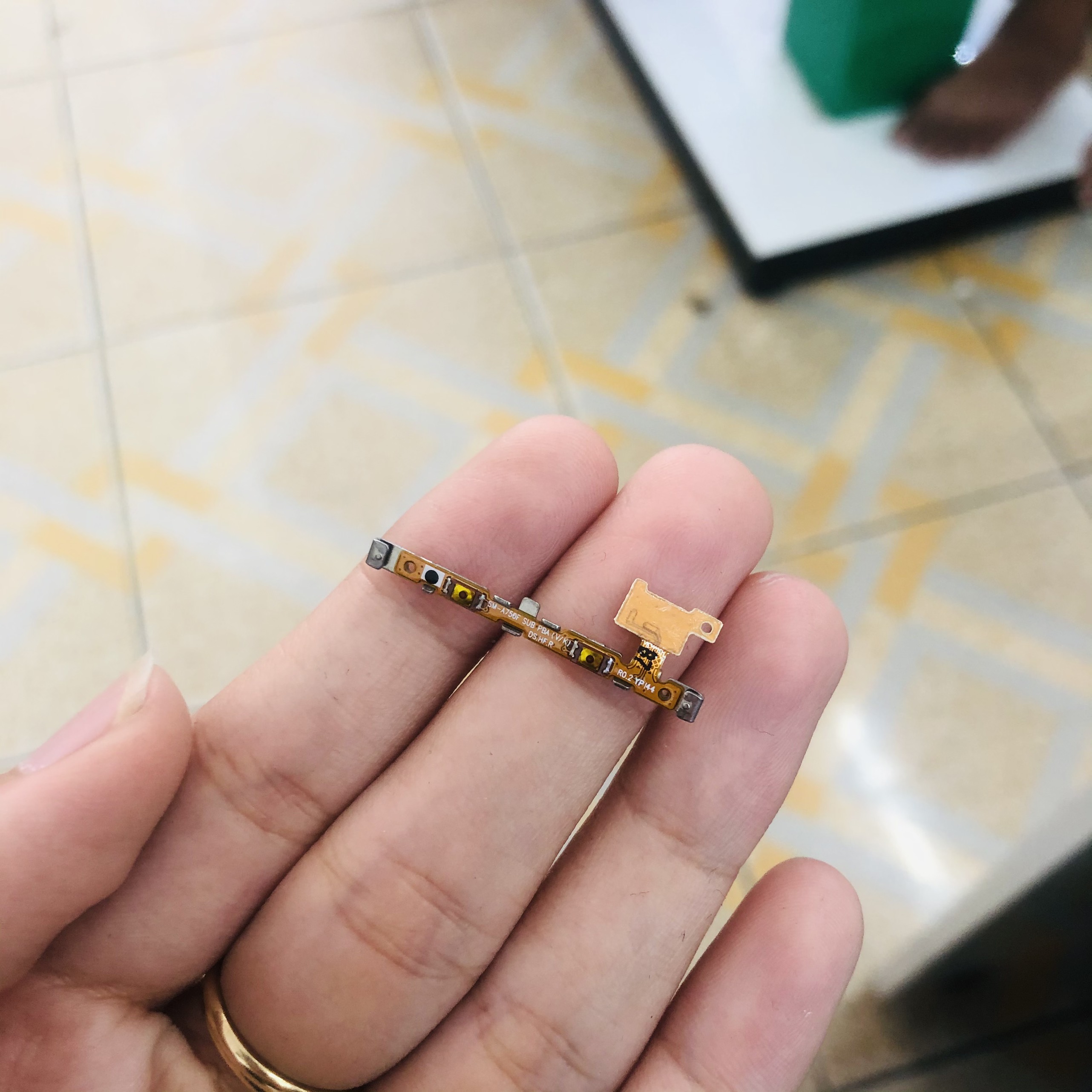 Dây âm lượng samsung a7 2018 , a750f / dây volume samsung a7 2018 , a750f zin bóc máy , bảo hành đổi trả