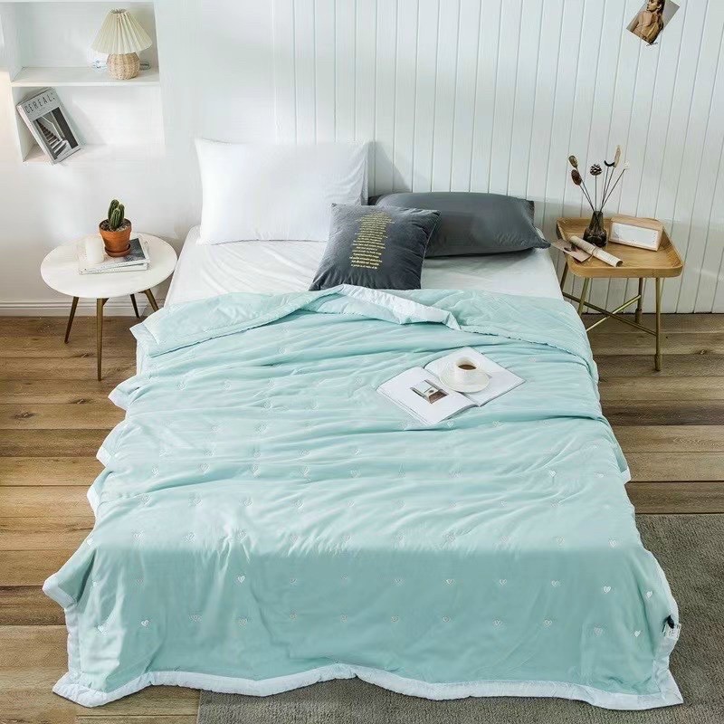 Chăn Hè Lụa Tencel Thêu Trái Tim 2mx2m2