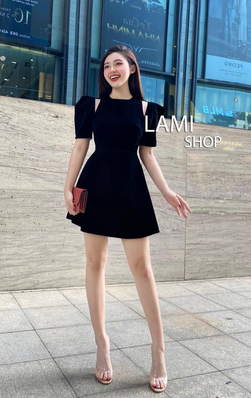 Đầm nhung khoét vai hai bên