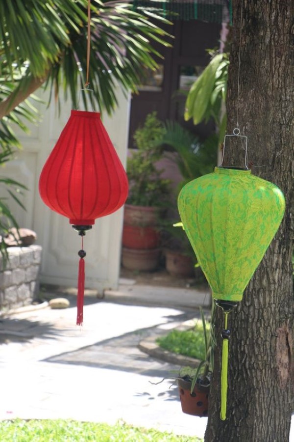 Lồng đèn Hội An truyền thống size 45 (thiết kể hình củ tỏi - giọt nước cách điệu)
