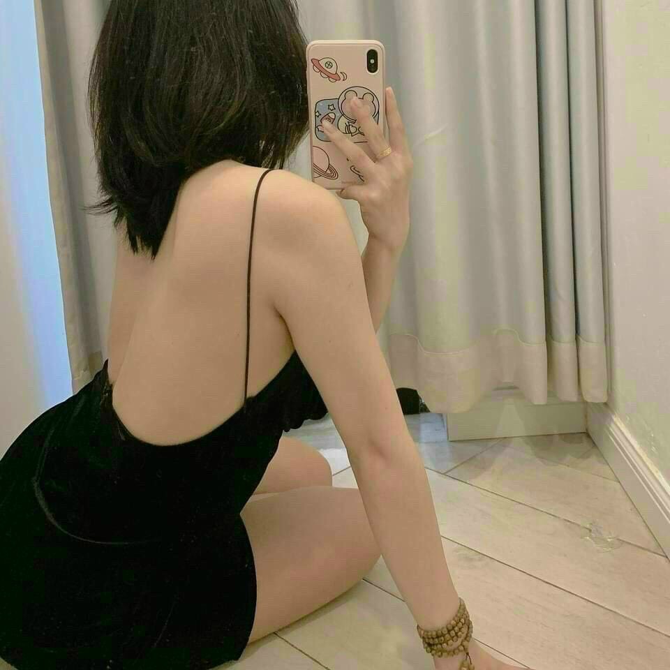 Váy đầm nữ hai dây cổ đổ chất nhung cao cấp