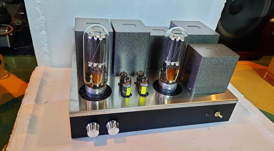 Ampli đèn 211 SE kiểu dáng Kít Nhật