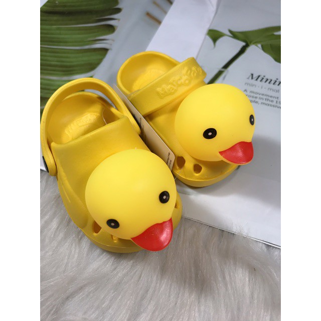 Dép sục vịt nhỏ siêu dễ thương cho bé. Thái Lan