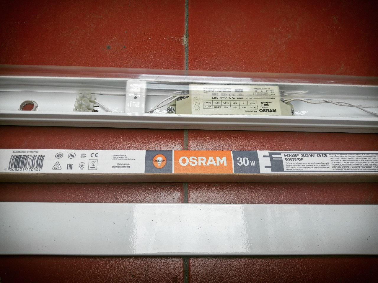 (SALE) Bộ đèn UV diệt khuẩn 30W dài 90cm hãng OSRAM
