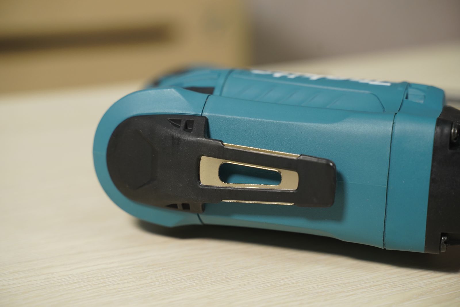 Máy bắt vít Makita FS4000
