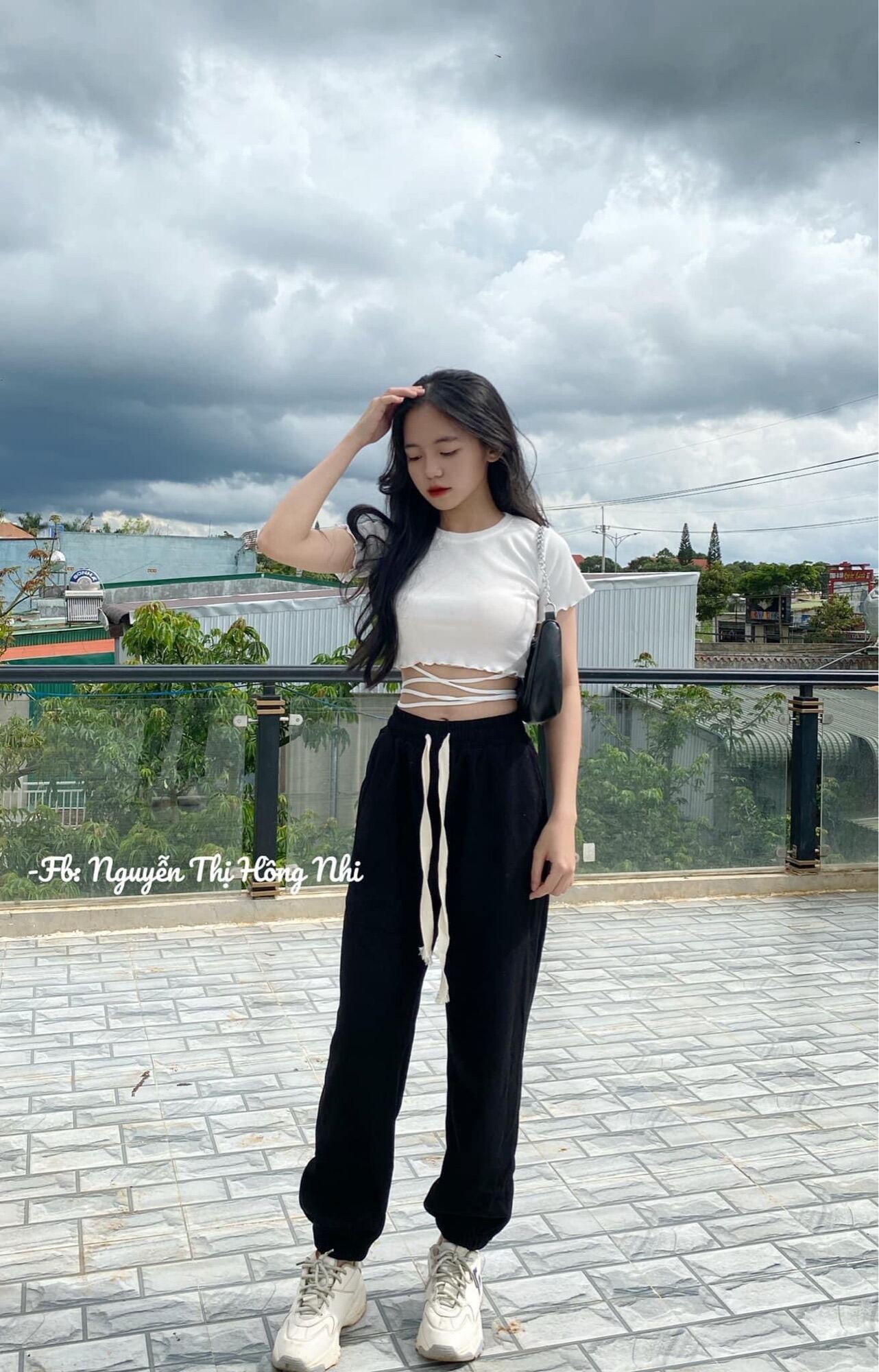 Set Quần Jogger Trơn + Áo Croptop Cột Dây Bụng