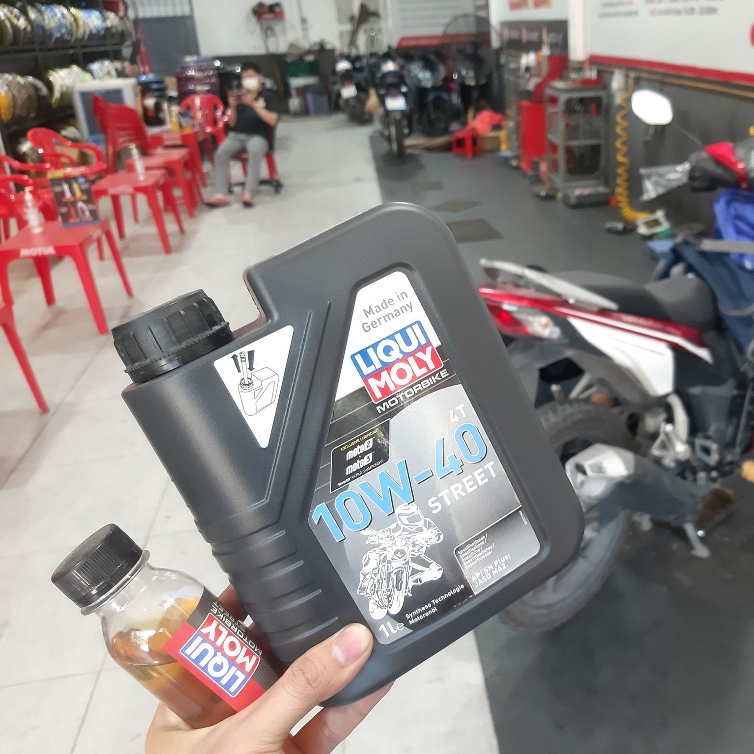 Nhớt liqui moly motorbike street 10w40 1l1, 1l2, 1l3, 1l4 cho winner, winner x, sonic, raider, satria...