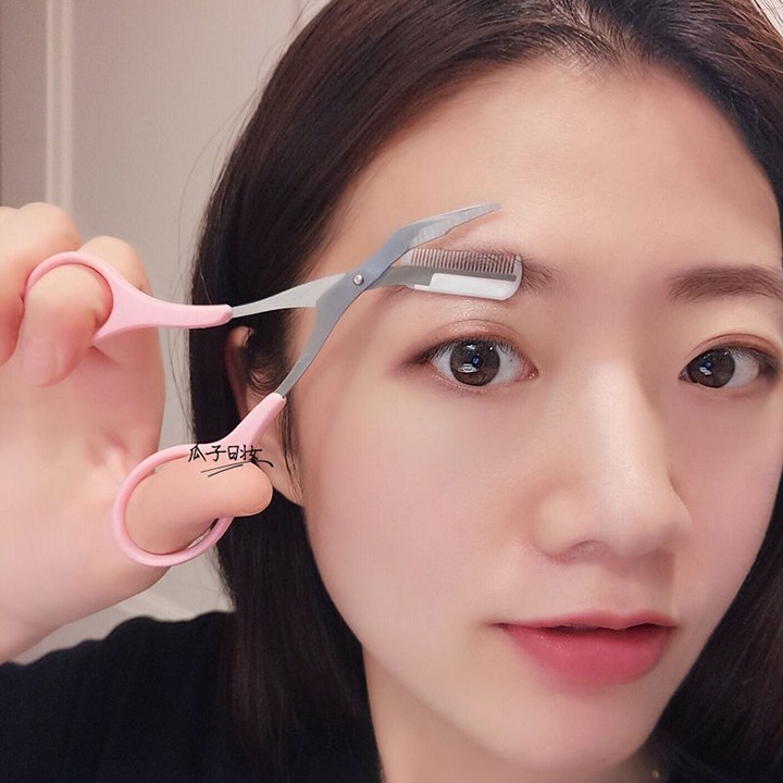 Kéo Tỉa Lông Mày Etude House
