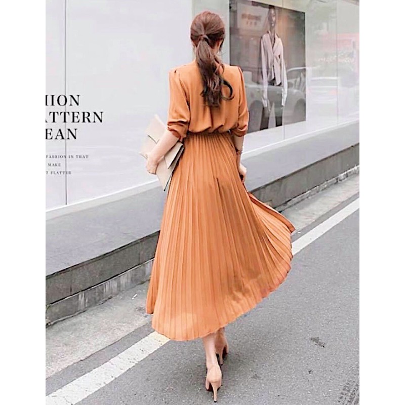 Đầm vàng đồng cổ trụ tùng dập li