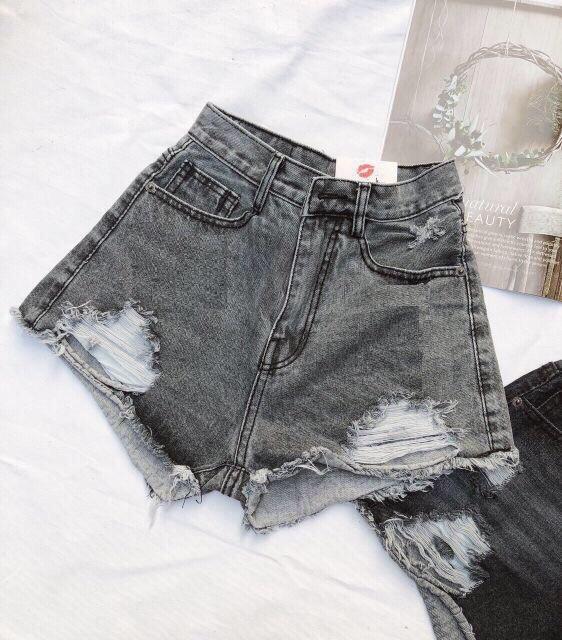 QUẦN SHORT JEAN NỮ XÁM VỪA,  RÁCH HAI BÊN TUA LAI. 2/5