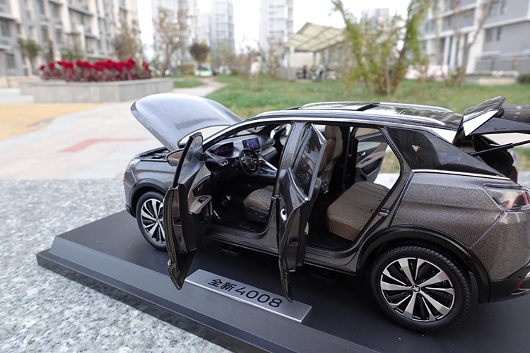 Mô hình xe Peugeot 4008 tỉ lệ 1:18