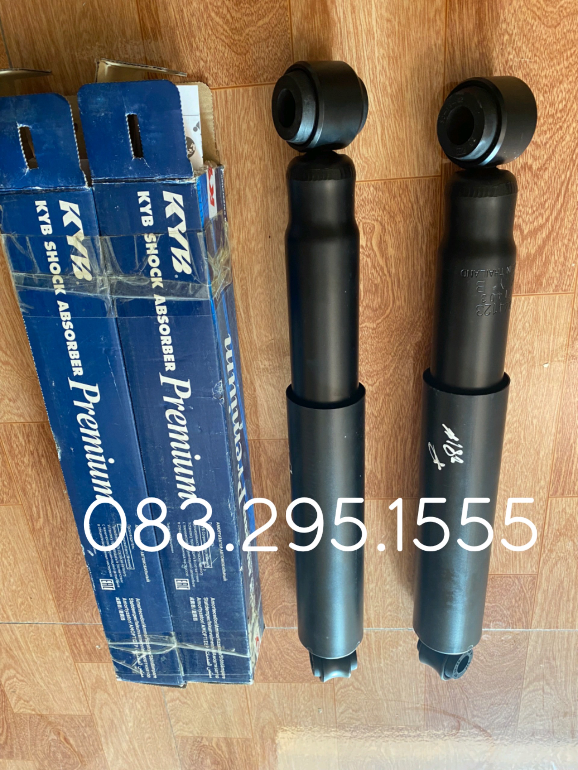 giảm xóc sau Hiace ( giá 1 chiếc , Kyb , gx dầu , Lh 0832951555 )