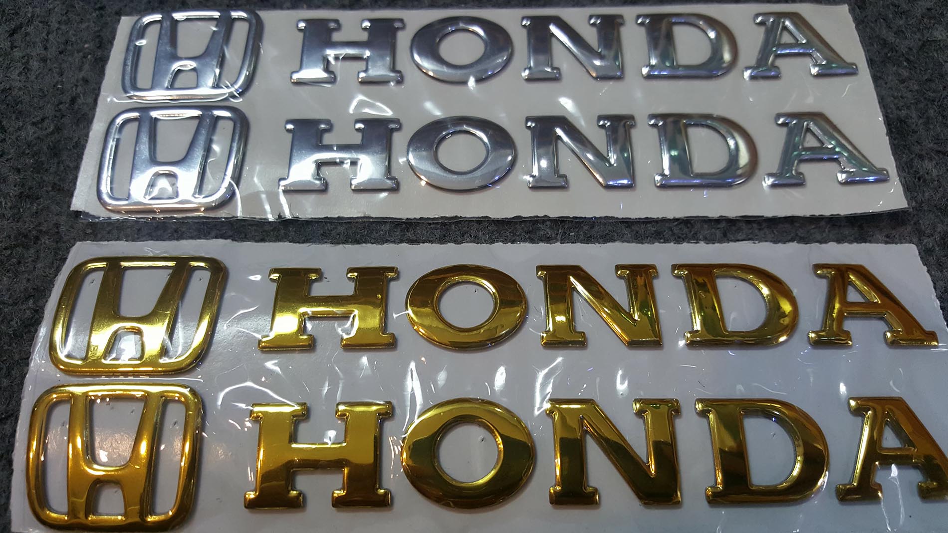 Bộ 2 miếng dán nổi chữ Honda ( Đỏ)