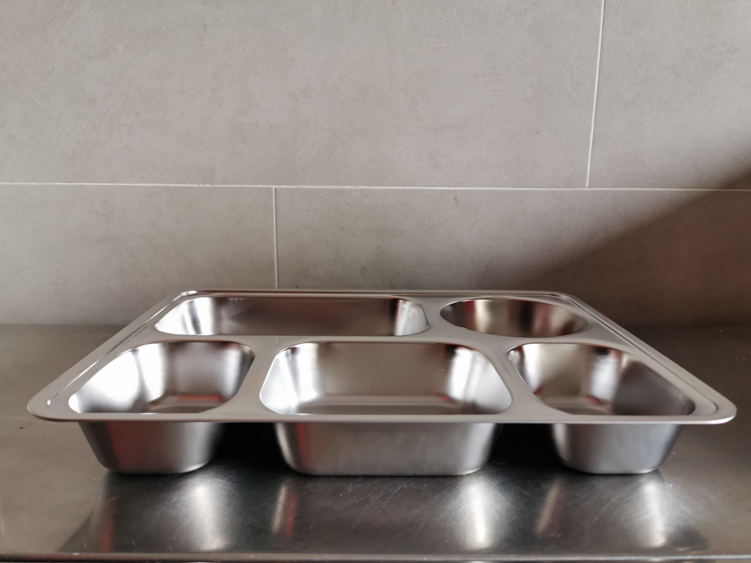 Khay cơm phần inox 5 ngăn sâu lòng nắp inox