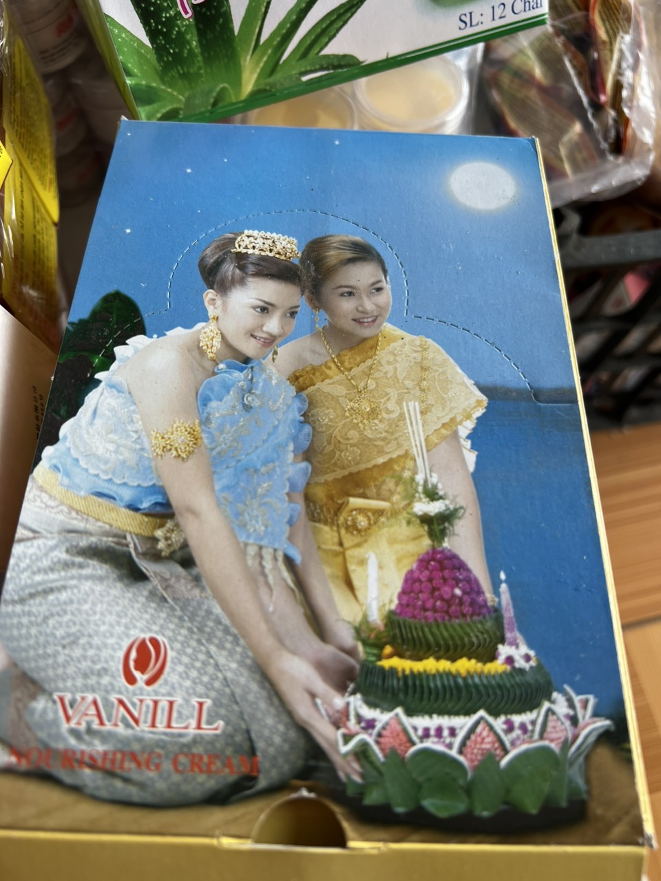 Sỉ lố 12 hộp kem cô Gái Nhật Vanill
