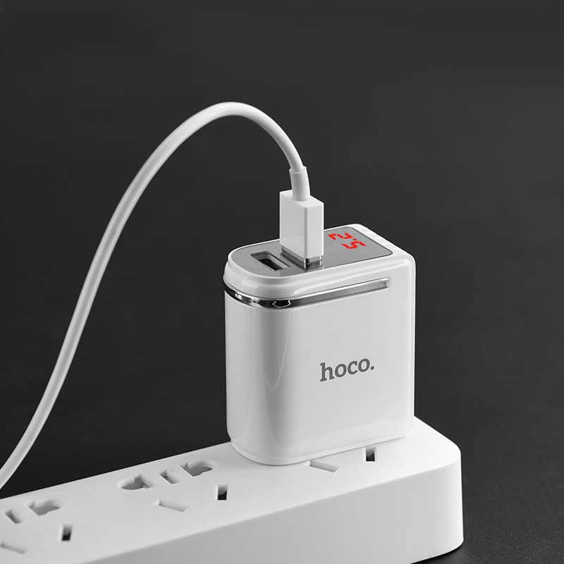 Củ sạc nhanh 2.4A (2 cổng có đèn báo dòng) HOCO C39