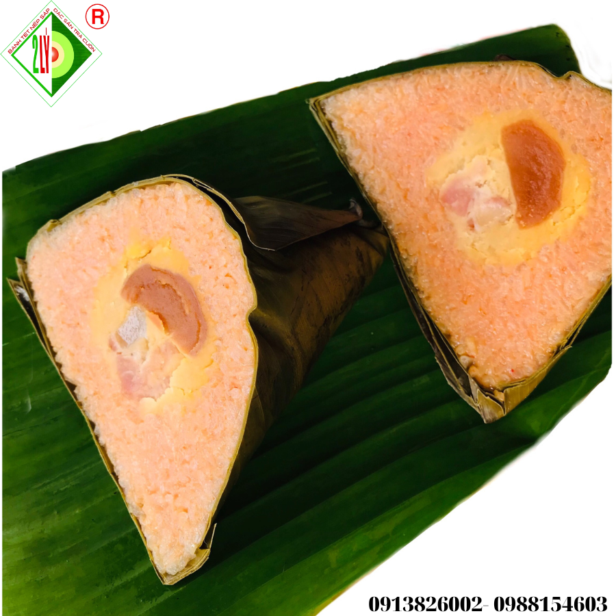 Bánh Ú Gấc nhân mặn