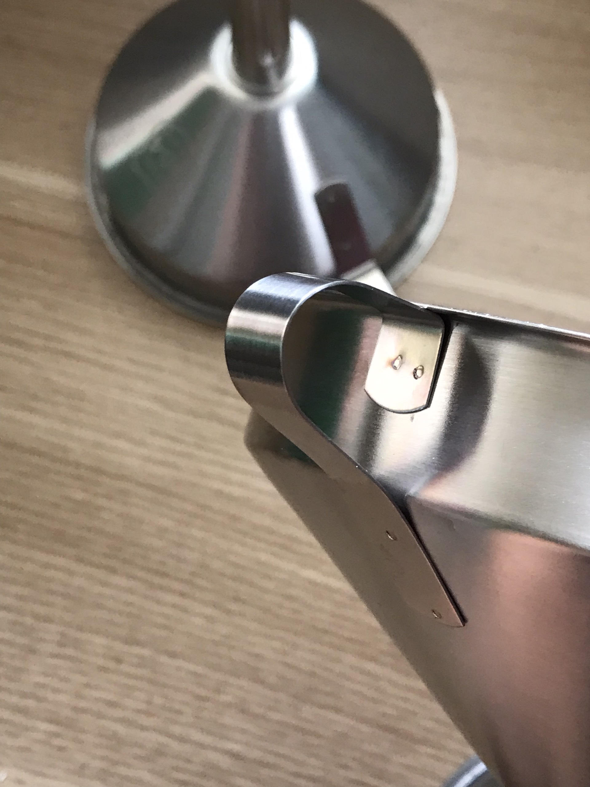 Phễu inox 304 lưới lọc có thể tháo rời quai treo móc tiện dụng hàng nhập cao cấp dày dặn