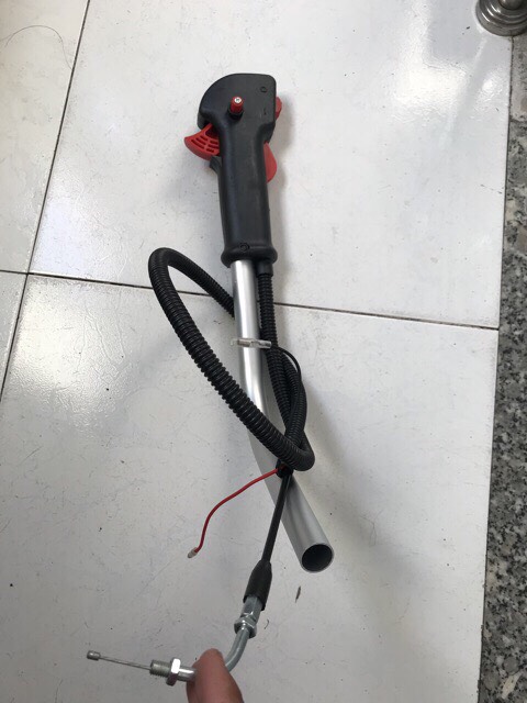 Tay lái (tay ga) có công tắc máy cắt cỏ