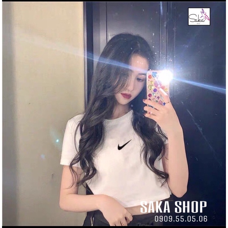 Áo thun crop nữ trắng đen thêu logo nổi