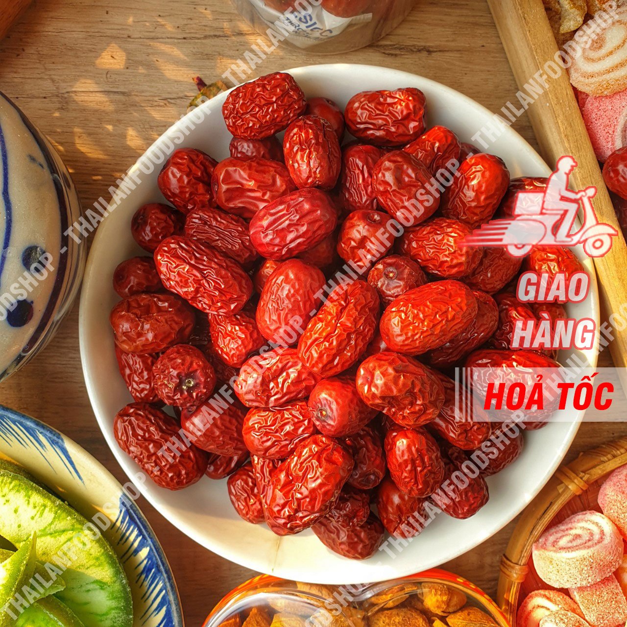 Táo đỏ sấy dẻo nguyên trái tân cương - lon 250gr