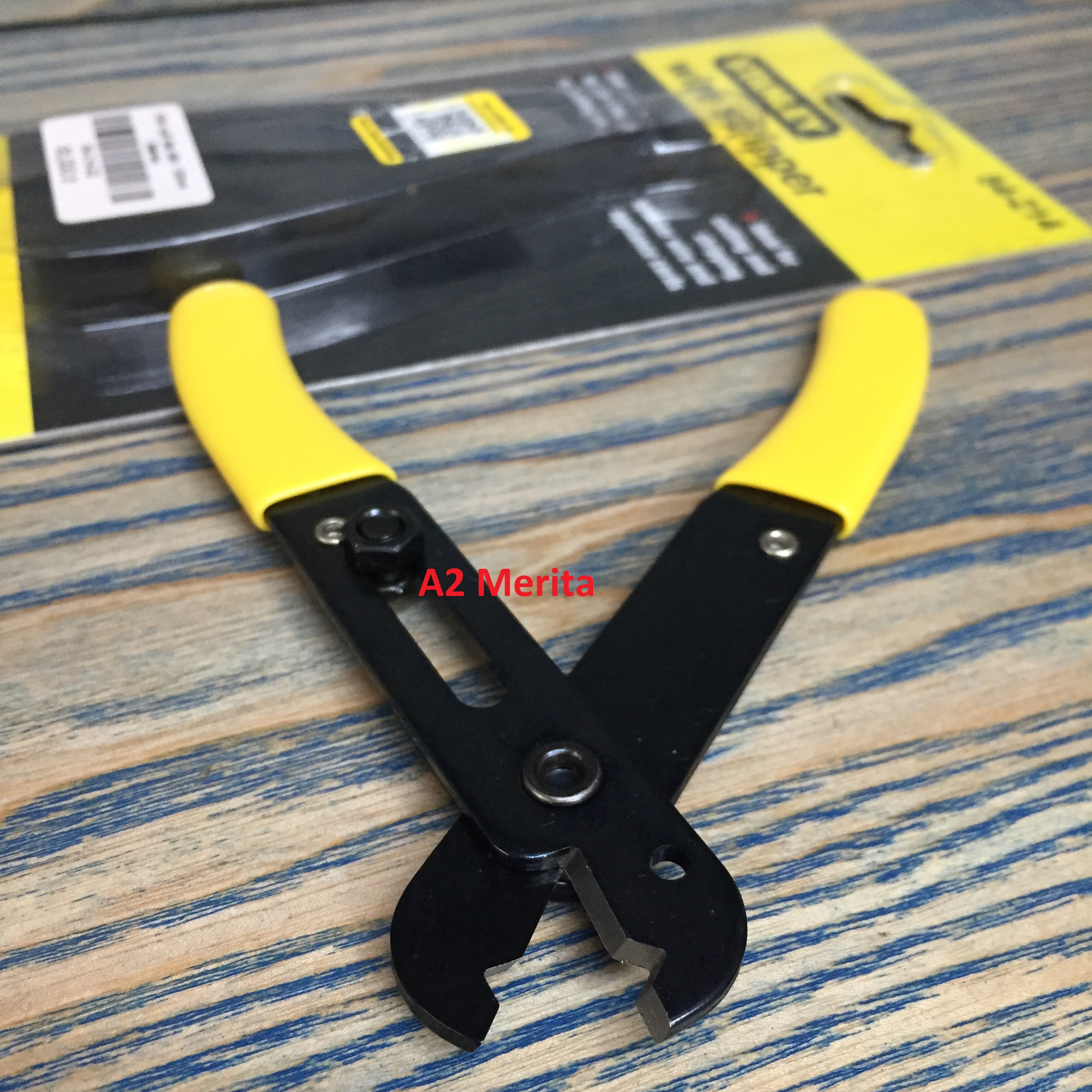 Kềm tuốt dây điện 130mm Stanley 84-214-22