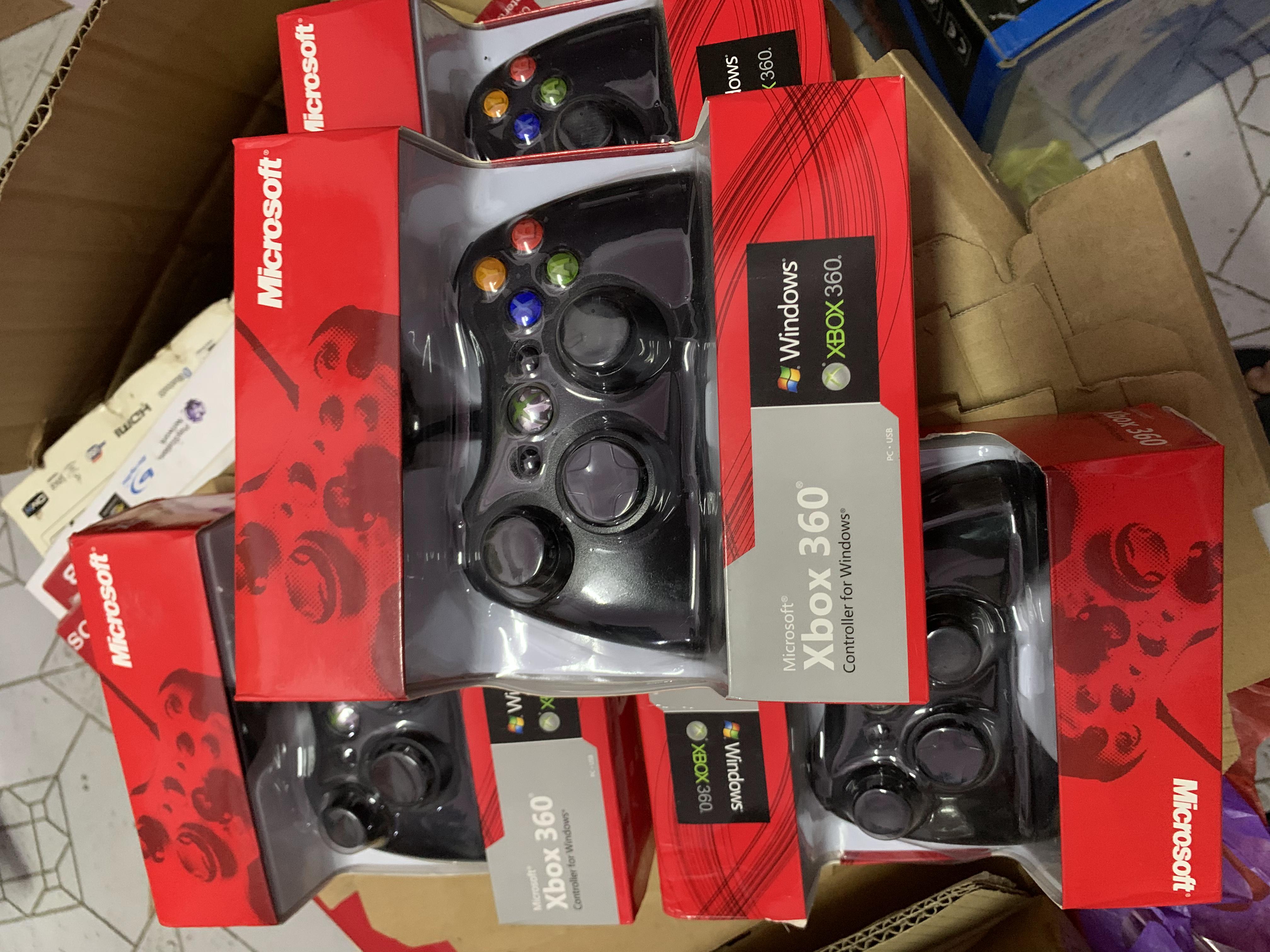 Tay cầm có dây Xbox 360 Đen dùng cho PC