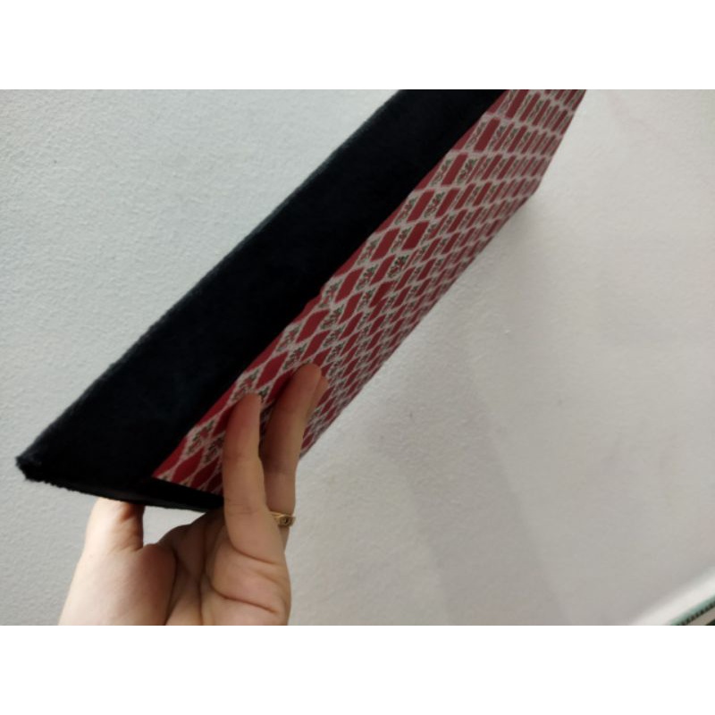 Khay trũng nhung đen loại lớn 23x34