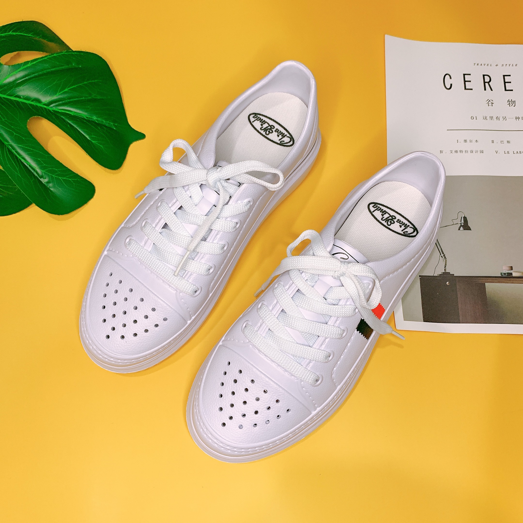 [HCM] Giày siêu nhẹ Sneaker nữ đúc nguyên khối cao 3cm êm chân đi mưa, đi học thời trang- GL013 (Trắng)