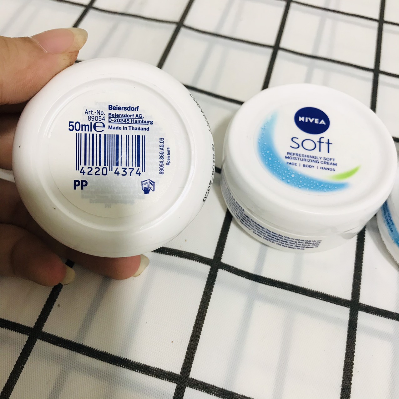 Kem dưỡng da Nivea Soft 50ml dưỡng ẩm chống nẻ