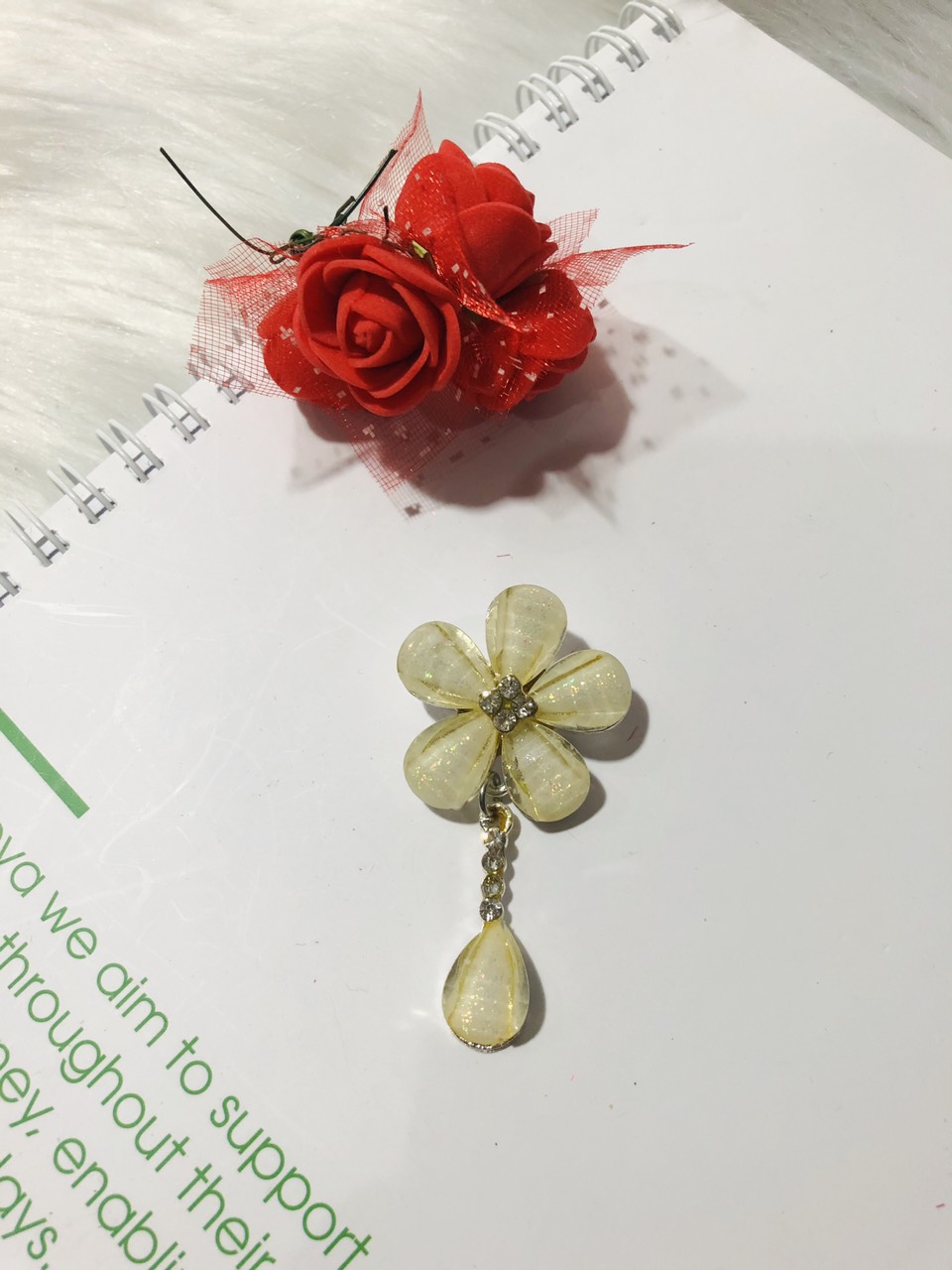 [HCM]Cài áo hoa 5 cánh đính đá. Dài 6cm
