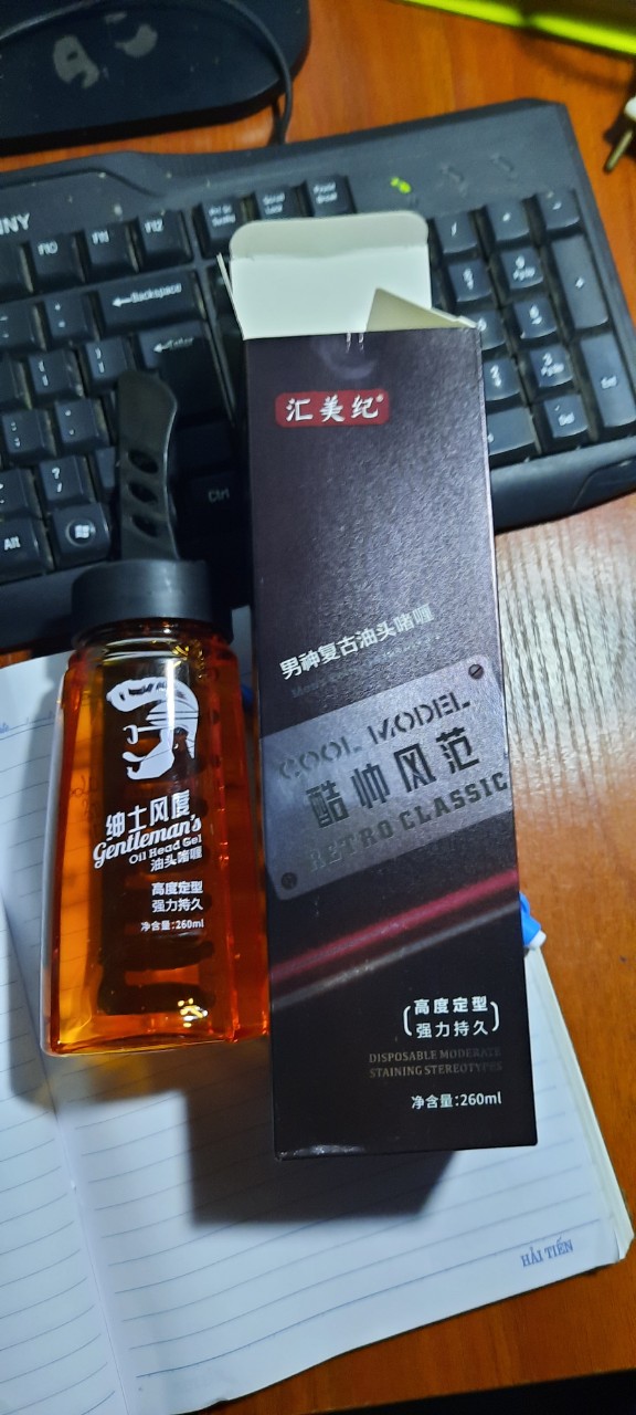 GEL VUỐT TÓC KÈM LƯỢC 260ML