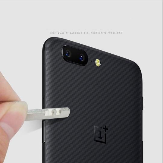 [HCM]Dán lưng Oneplus 5 Carbon