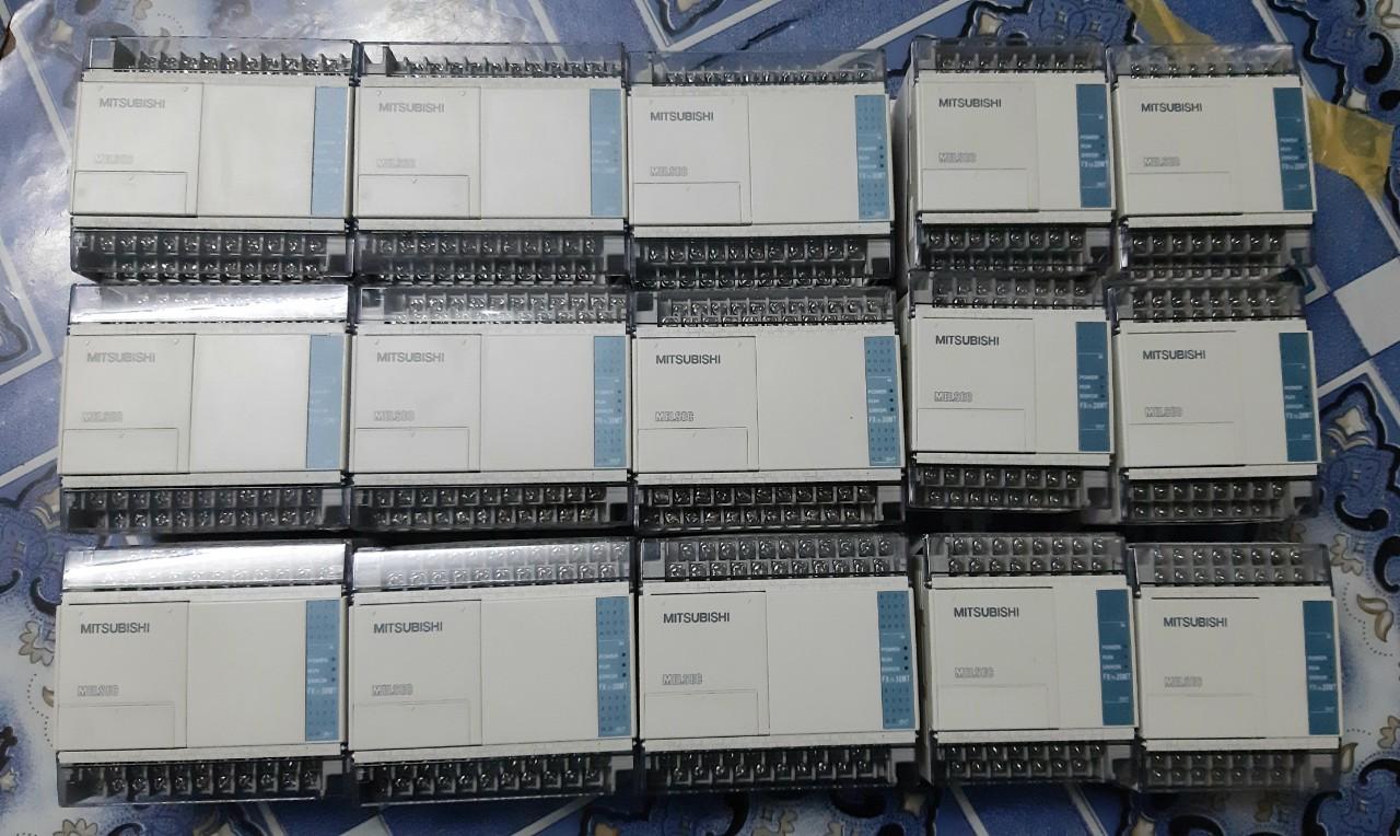 PLC Mitsubishi FX1S-30MT-001