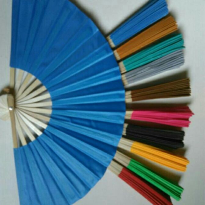 Sỉ 10 quạt vải trơn