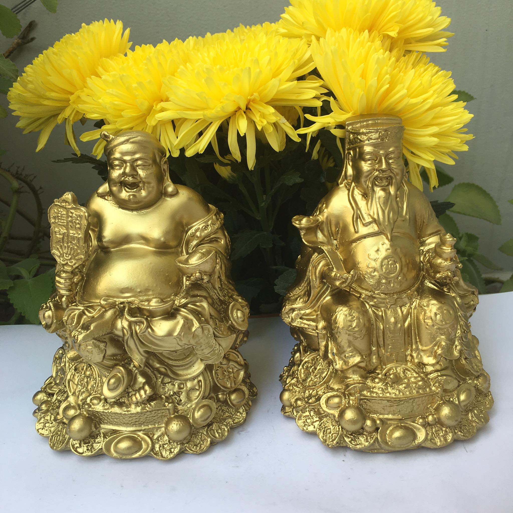 Tượng thần tài - thổ địa cao 15 cm rộng 11 cm màu vàng sơn đồng