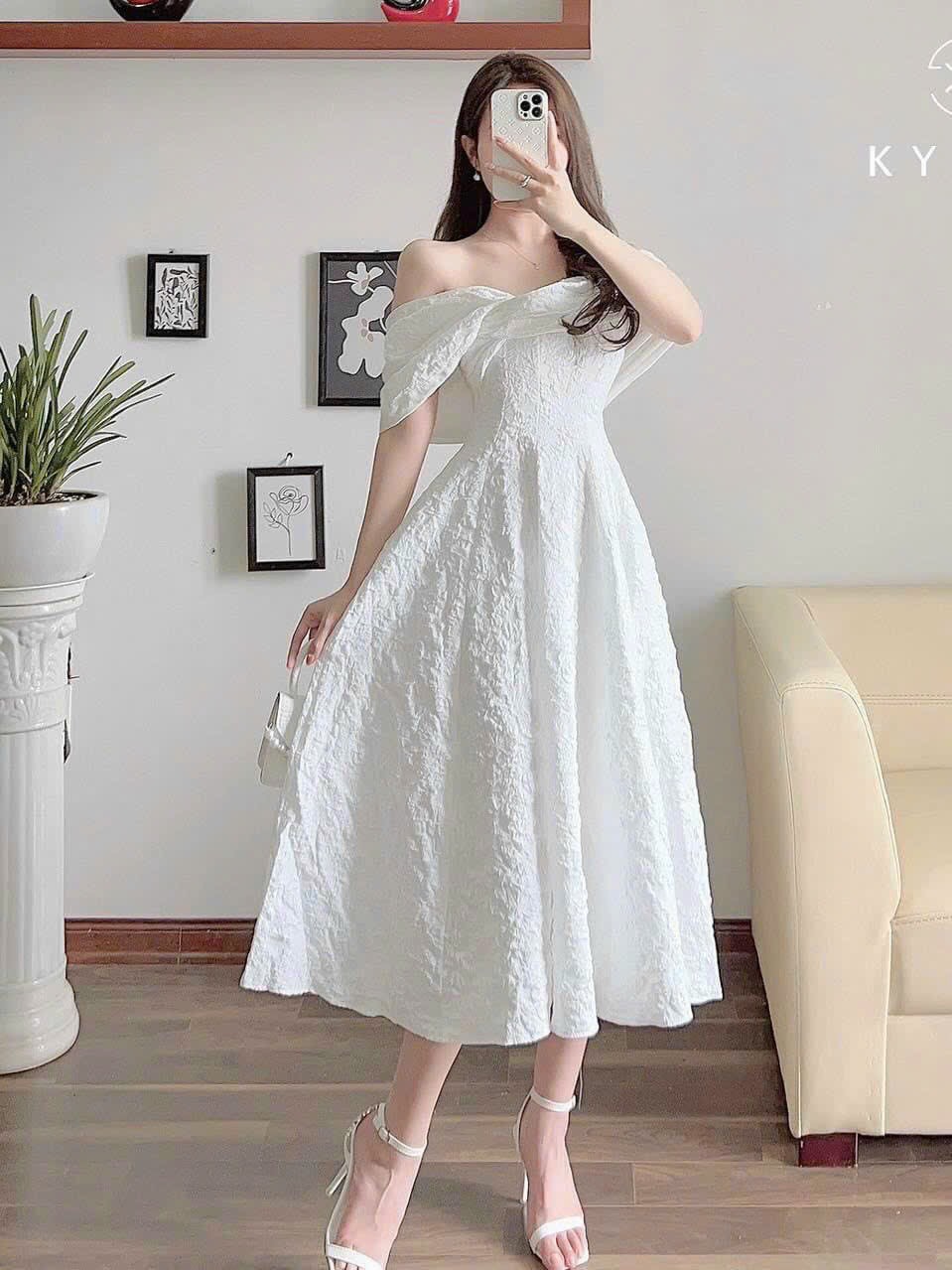 Đầm váy nữ kiểu dáng xòe vèo vai ( có mut ngực )