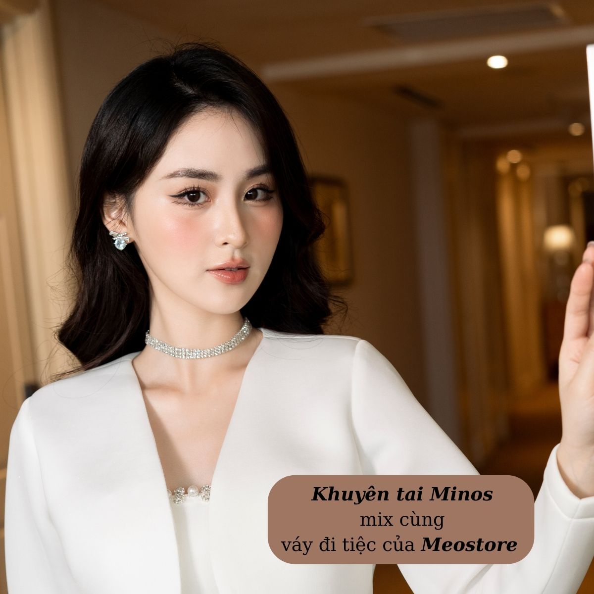Khuyên tai đính đá Minos De Coco