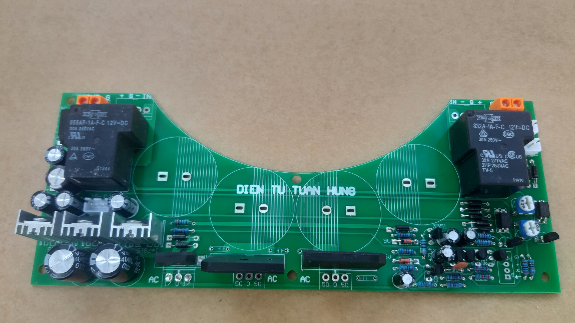 Source Circuit with 4 Capacitors