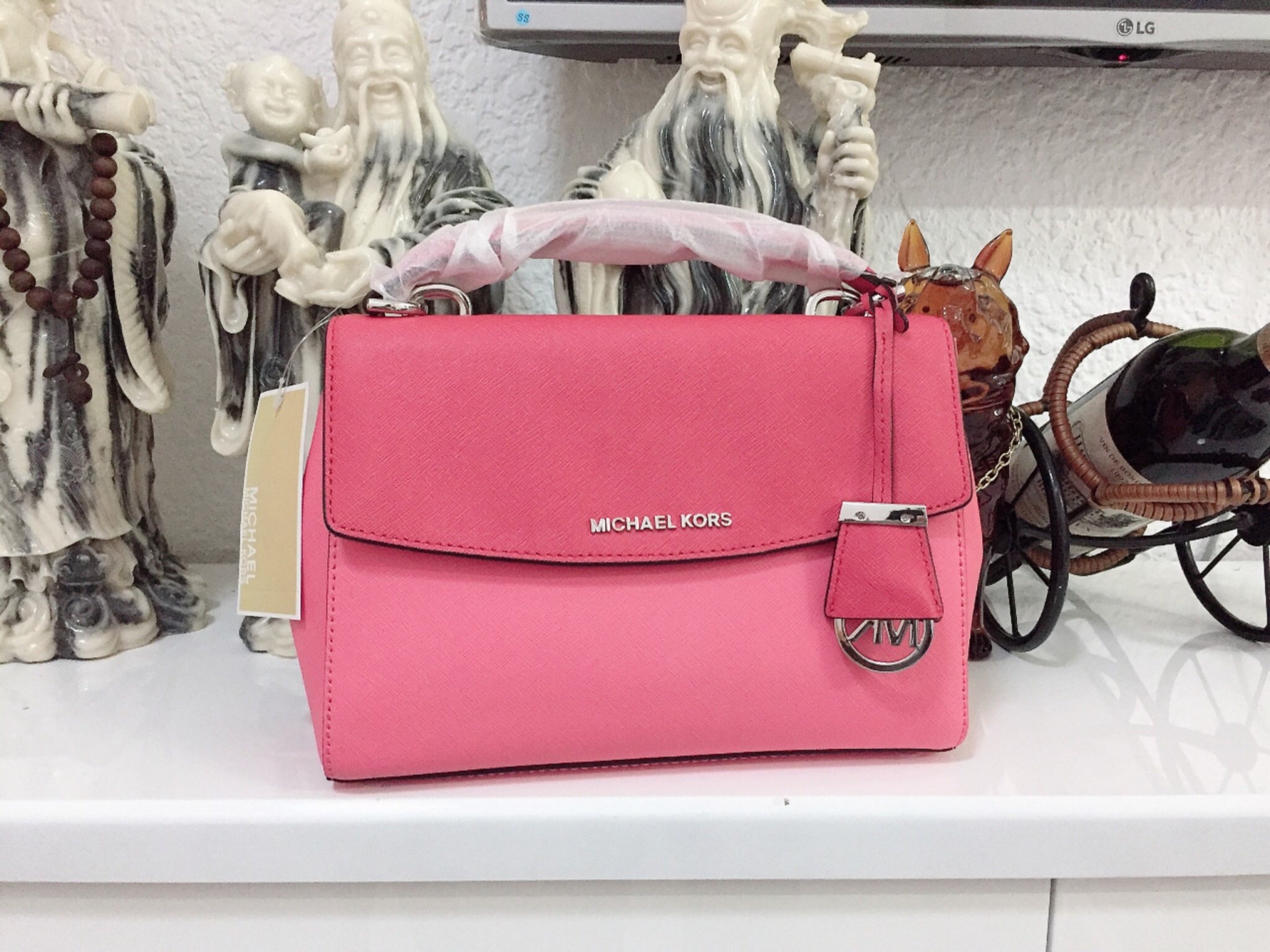 Túi xách Michael Kors màu hồng Ellis Blossom Medium Crossbody bag