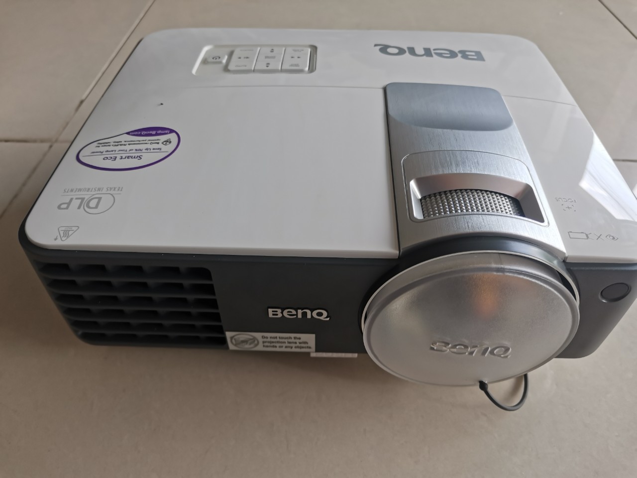 Máy chiếu gần BenQ816ST(95%)